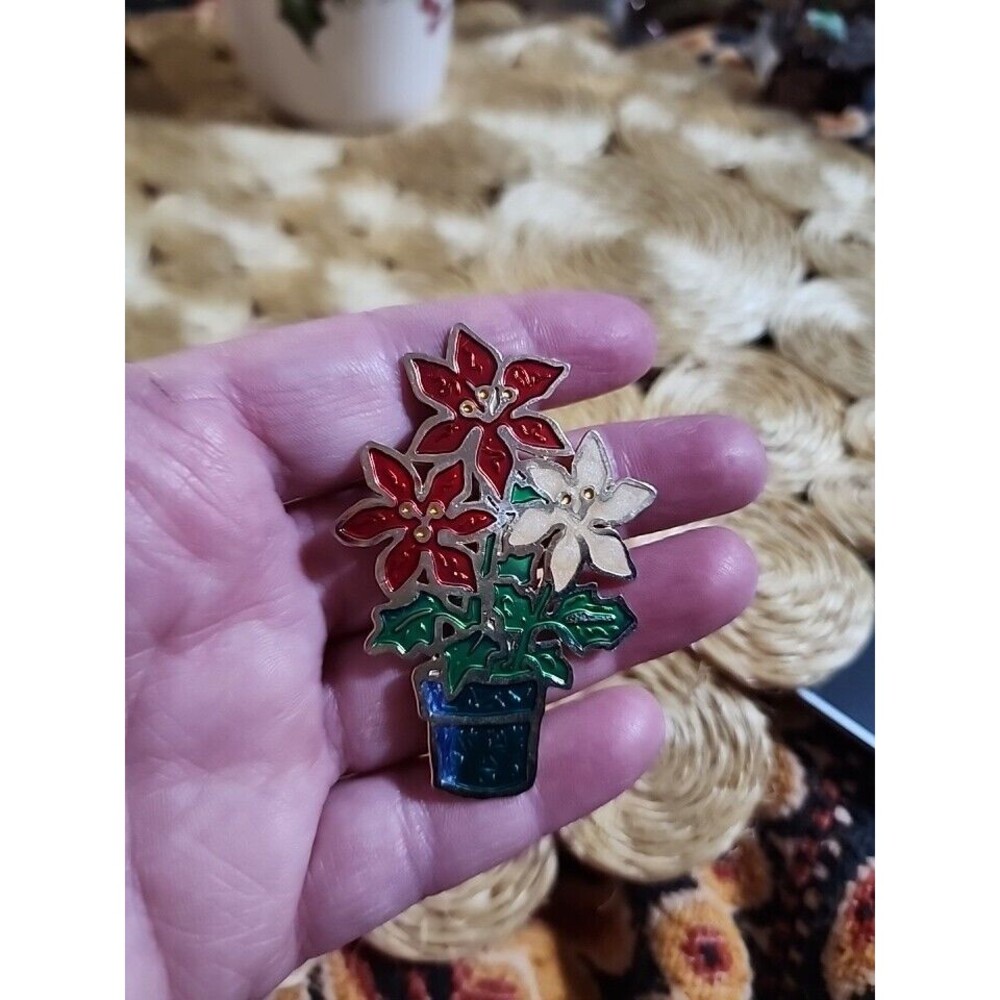 Christmas Vintage POINSETTIA Flower Holiday Brooch pin brass enameled